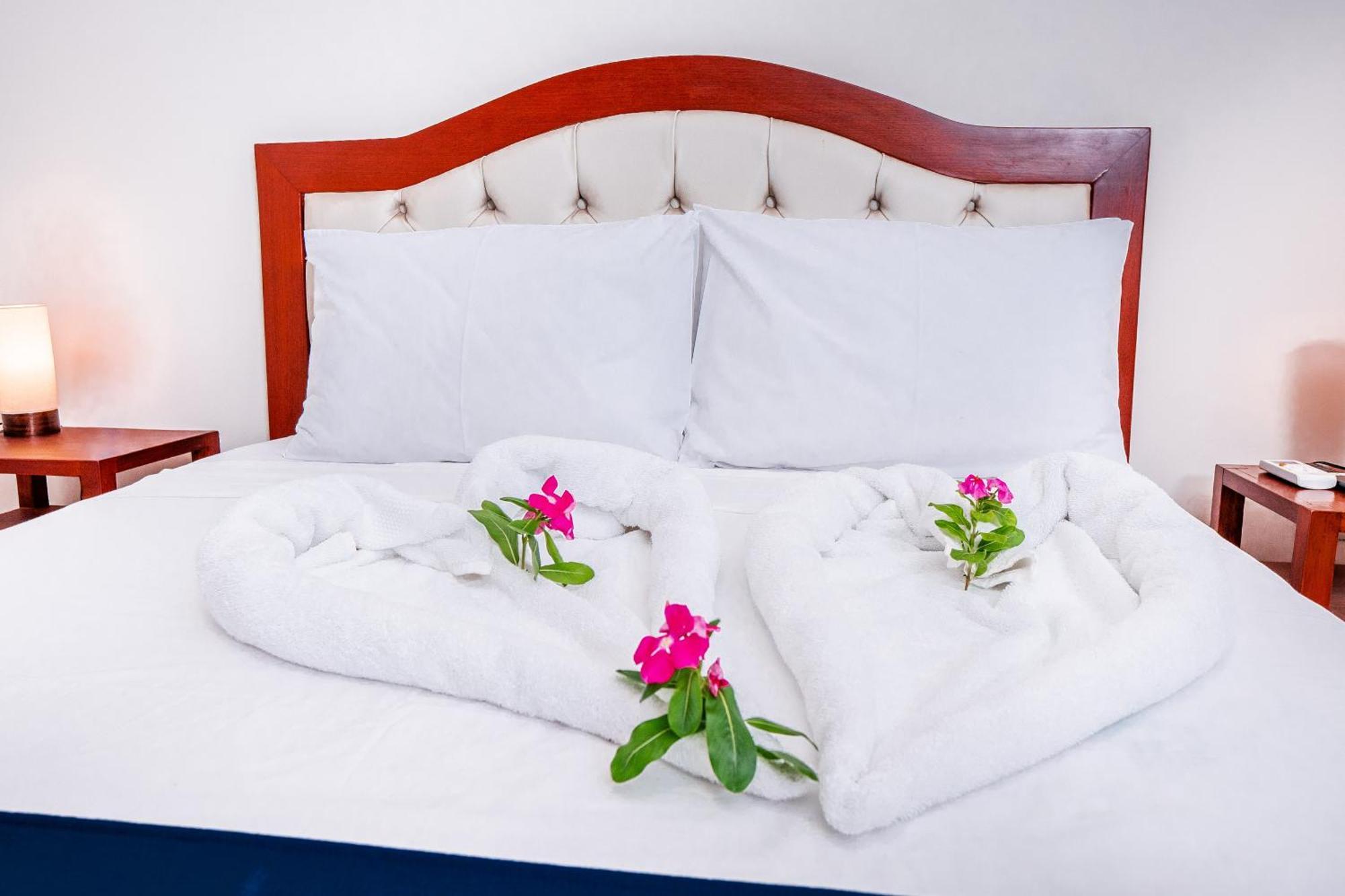 Laguna Azul Hotel & Suites Sauce Екстер'єр фото